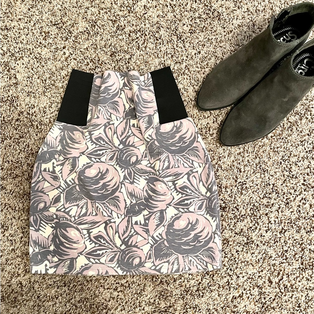 Purple Y2K floral sexy bodycon mini skirt with a lot of stretch